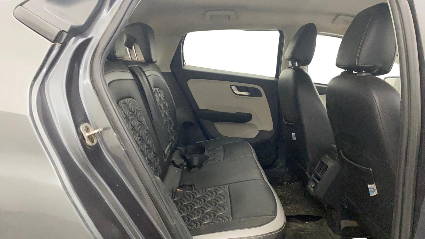 2021 Tata ALTROZ XZ DIESEL, Diesel, Manual, 98,464 km, Right Side Rear Door Cabin