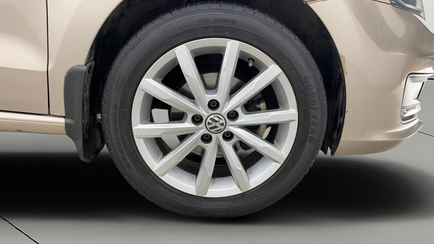 2018 Volkswagen Vento 1.2 TSI HIGHLINE PLUS AT, Petrol, Automatic, 70,740 km, Right Front Wheel