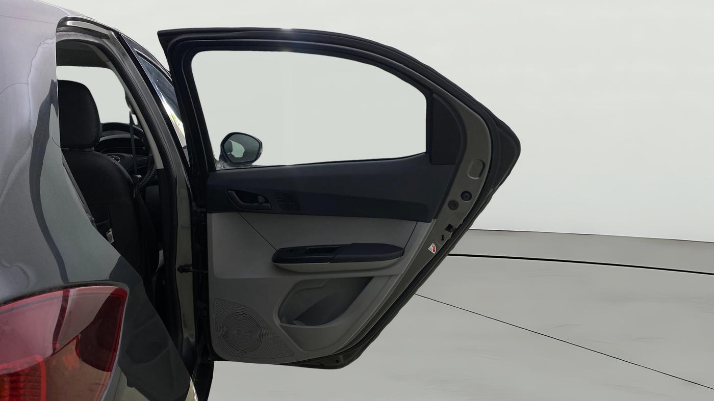 2022 Tata Tiago XT (O) PETROL, Petrol, Manual, 21,148 km, RHS Rear Door