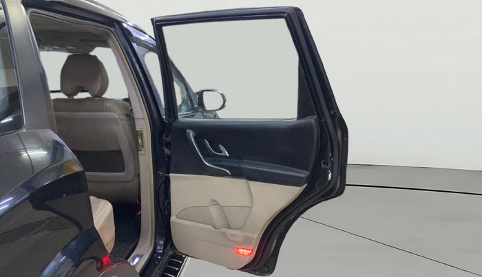 2017 Mahindra XUV500 W10 AT, Diesel, Automatic, 93,439 km, RHS Rear Door