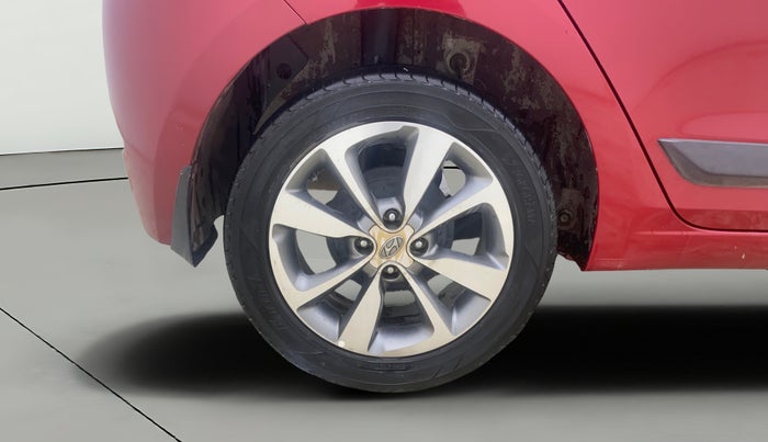 2017 Hyundai Elite i20 ASTA 1.2 (O), Petrol, Manual, 1,31,406 km, Right Rear Wheel