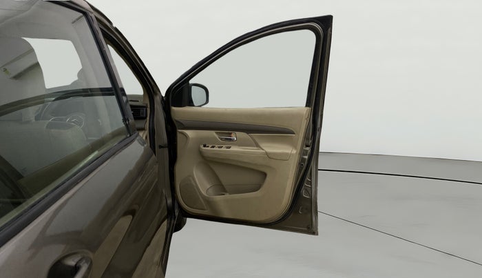 2019 Maruti Ertiga VXI CNG, CNG, Manual, 83,662 km, RHS Front Door