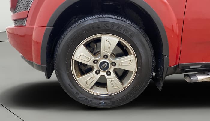 2014 Mahindra XUV500 W8, Diesel, Manual, 1,03,541 km, Left Front Wheel