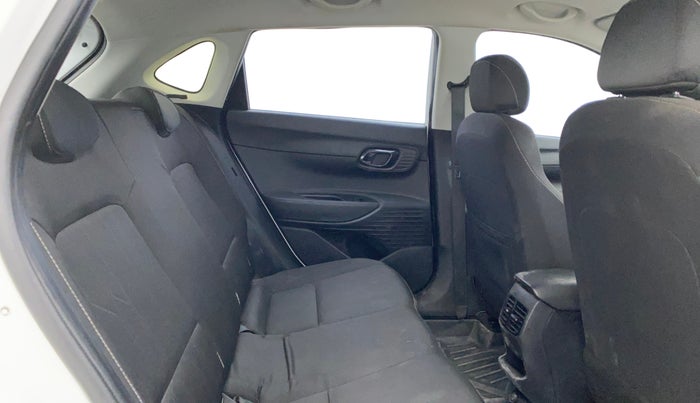 2022 Hyundai NEW I20 SPORTZ 1.2 MT, Petrol, Manual, 96,421 km, Right Side Rear Door Cabin