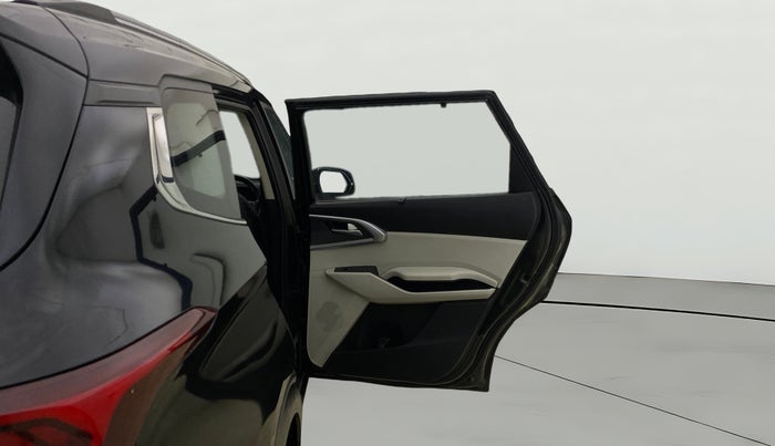 2023 KIA CARENS  PRESTIGE PLUS 1.5 TURBO PETROL DCT 7 STR, Petrol, Automatic, 76,316 km, RHS Rear Door