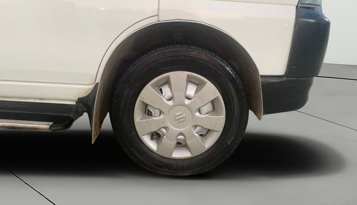 2022 Maruti Eeco 5 STR AC CNG (O), CNG, Manual, 52,043 km, Right Front Wheel