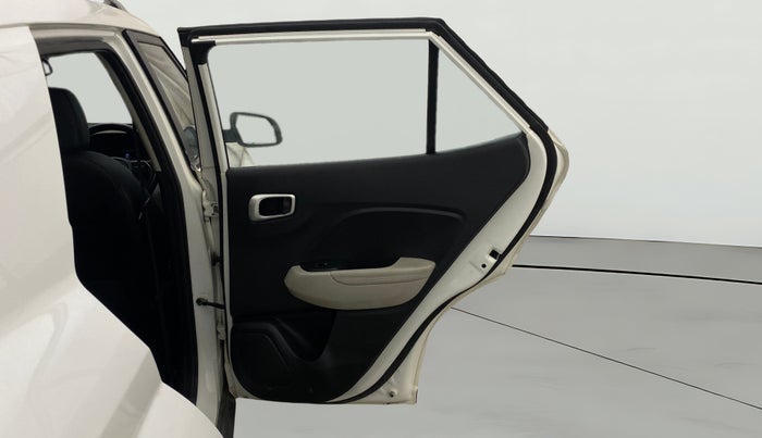 2023 Hyundai VENUE SX (O) MT 1.0 Turbo, Petrol, Manual, 15,028 km, RHS Rear Door