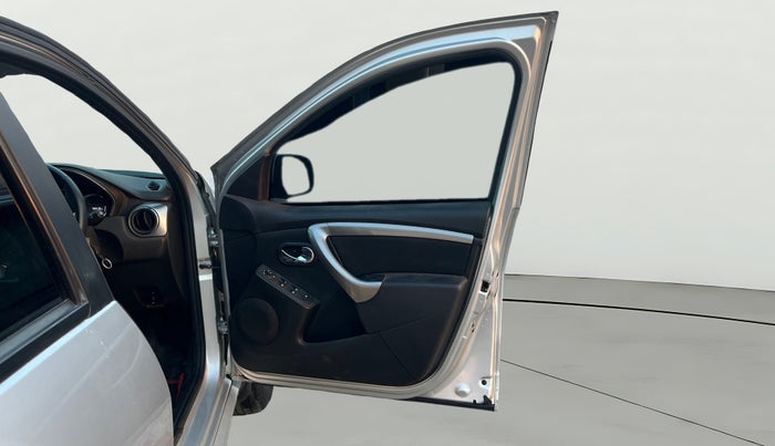 2021 Renault Duster RXZ 1.5 PETROL MT, Petrol, Manual, 75,397 km, RHS Front Door