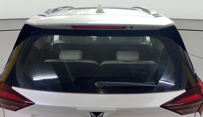 2021 Mahindra XUV700 AX 7 LUXURY P AT 7 STR, Petrol, Automatic, 59,814 km, Rear Windshield