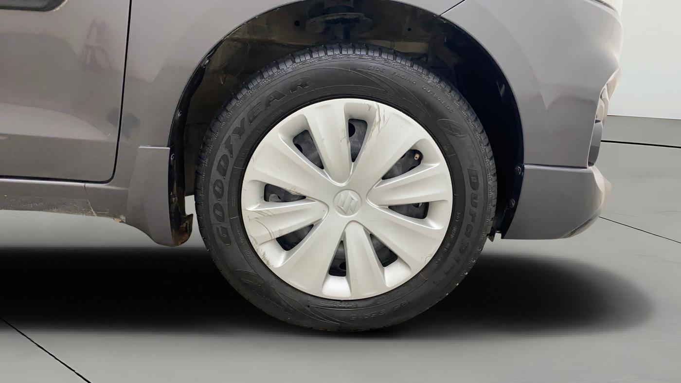 2018 Maruti Ertiga VDI SHVS, Diesel, Manual, 57,586 km, Right Front Wheel