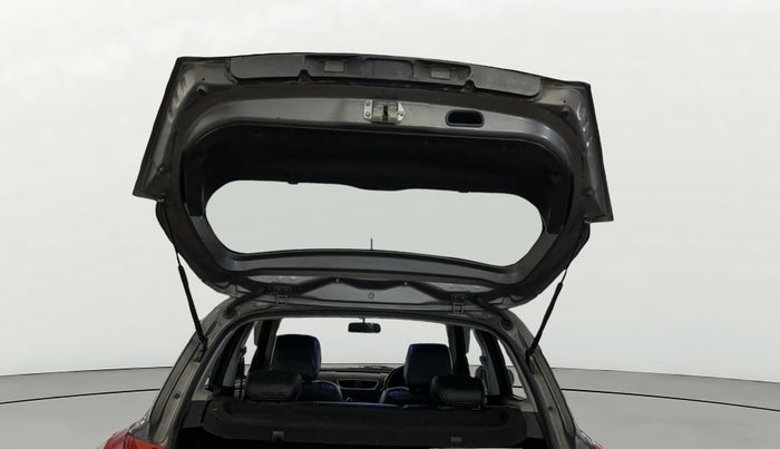 2016 Maruti Swift LXI (O), Petrol, Manual, 33,513 km, Boot Door Open