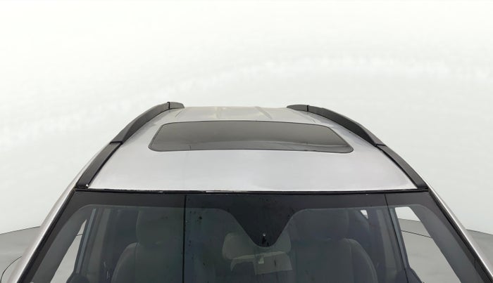 2015 Mahindra XUV500 W10, Diesel, Manual, 1,25,739 km, Moonroof/ Sunroof