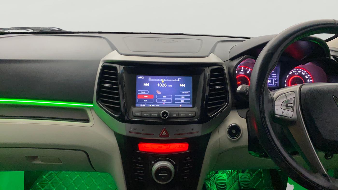 2023 Mahindra XUV300 W8 (O) 1.2 PETROL, Petrol, Manual, 27,880 km, Air Conditioner