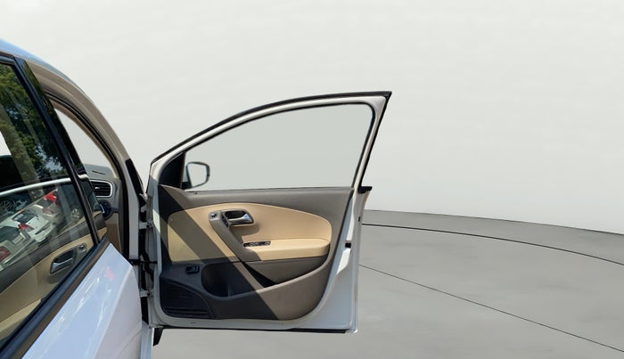 2017 Volkswagen Vento HIGHLINE PETROL AT, Petrol, Automatic, 86,755 km, RHS Front Door