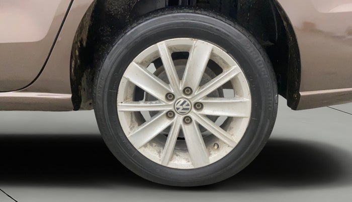 2016 Volkswagen Vento HIGHLINE PETROL AT, Petrol, Automatic, 1,21,926 km, Left Rear Wheel