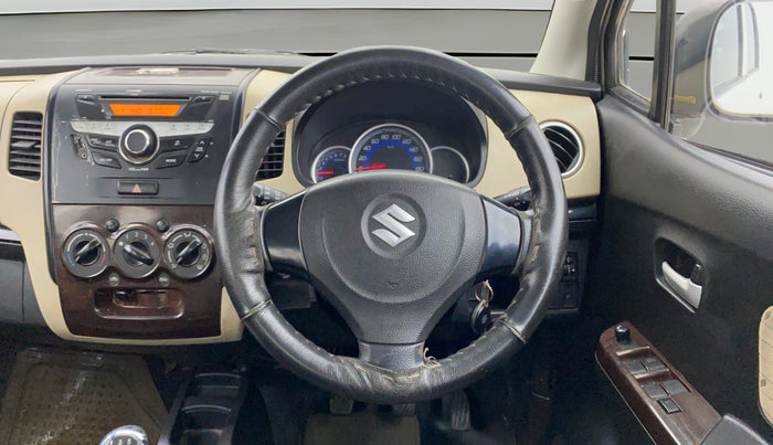2017 Maruti Wagon R 1.0 VXI, Petrol, Manual, 37,228 km, Steering Wheel Close Up