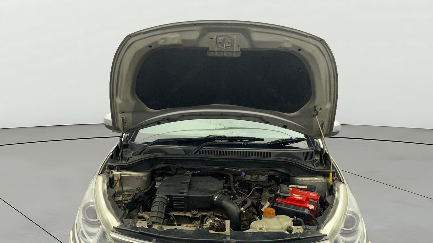 2016 Tata Zest XT PETROL, Petrol, Manual, 32,441 km, Open Bonet