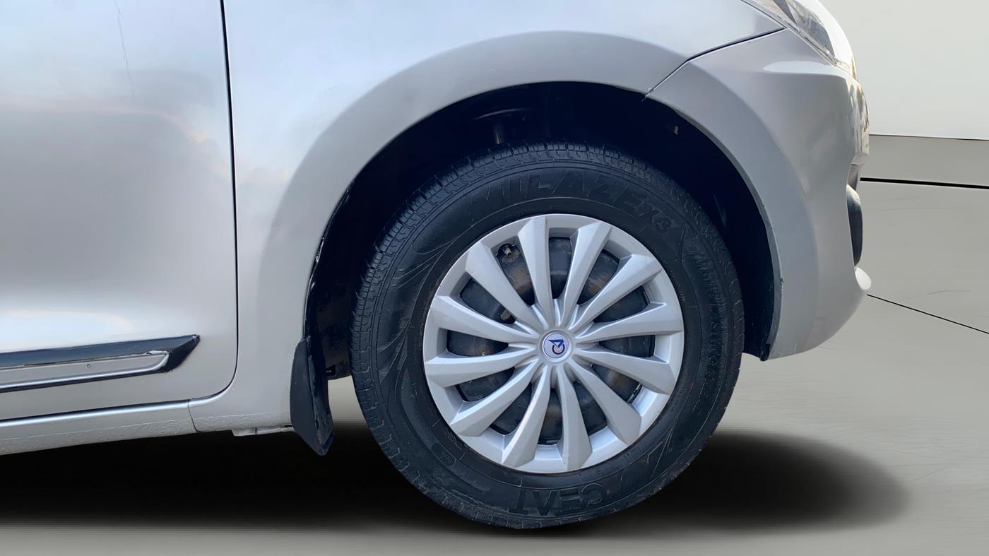 2018 Maruti Swift VXI, Petrol, Manual, 72,115 km, Right Front Wheel