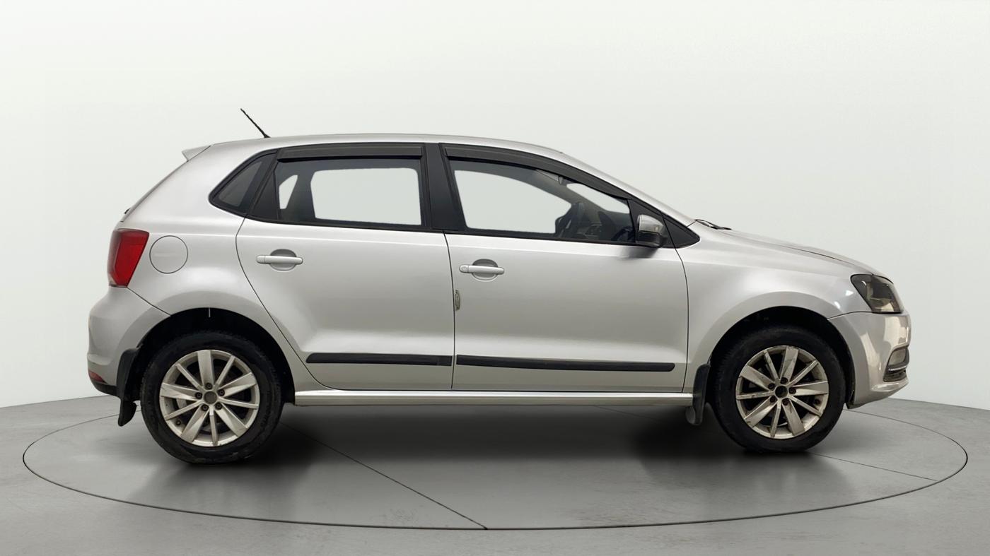 2016 Volkswagen Polo HIGHLINE1.5L, Diesel, Manual, 1,23,726 km, Right Side View