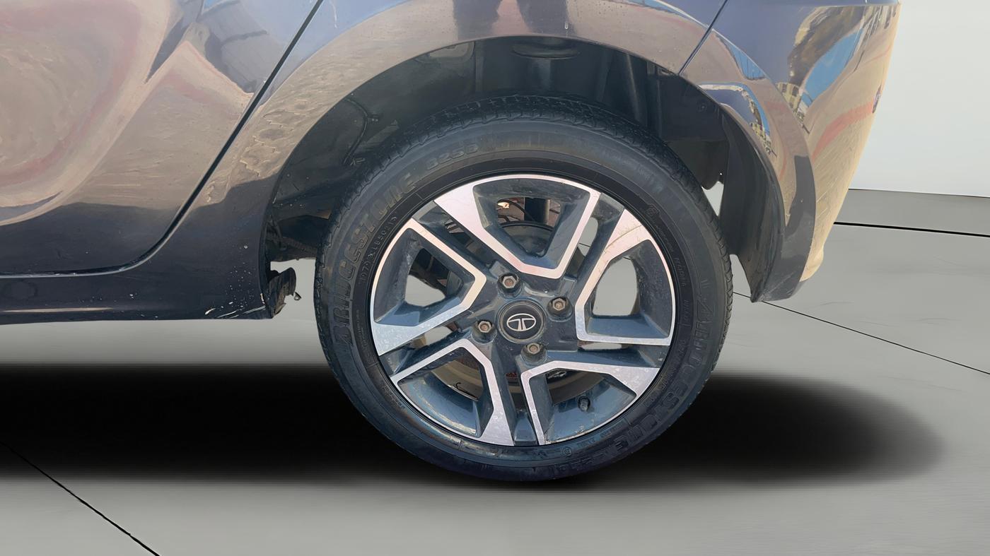 2022 Tata Tiago XZ PLUS PETROL, Petrol, Manual, 30,928 km, Left Rear Wheel