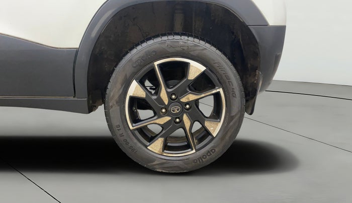 2022 Tata PUNCH CREATIVE  1.2 RTN DUAL TONE, Petrol, Manual, 9,655 km, Left Rear Wheel