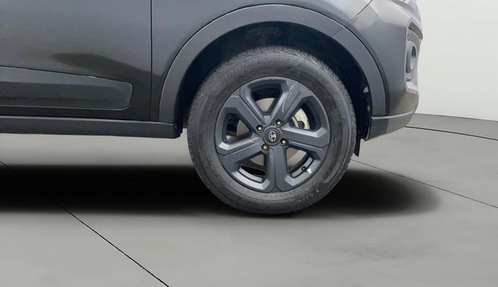 2023 Tata NEXON XZ PLUS SUNROOF DARK DIESEL, Diesel, Manual, 71,698 km, Right Front Wheel