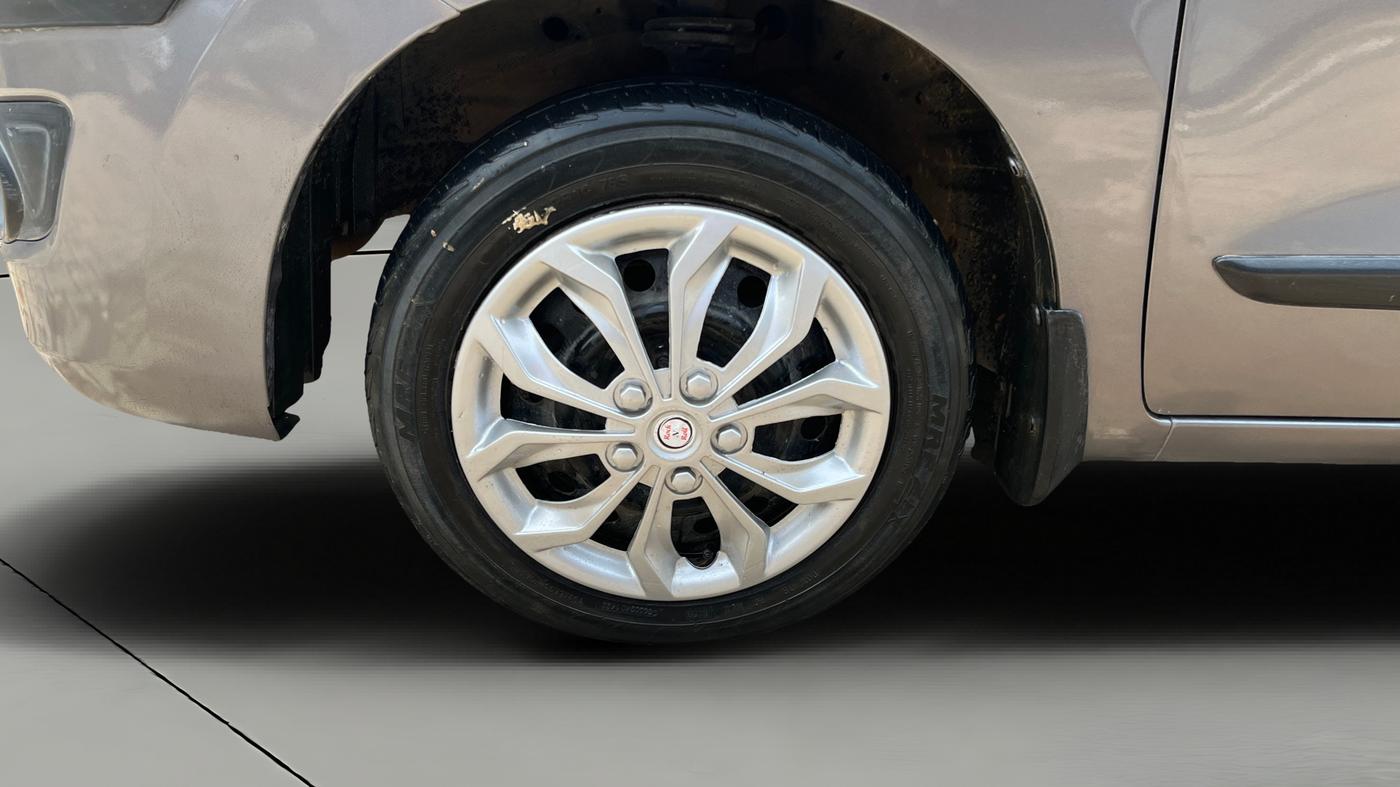 2013 Maruti Wagon R 1.0 VXI, Petrol, Manual, 60,308 km, Left Front Wheel