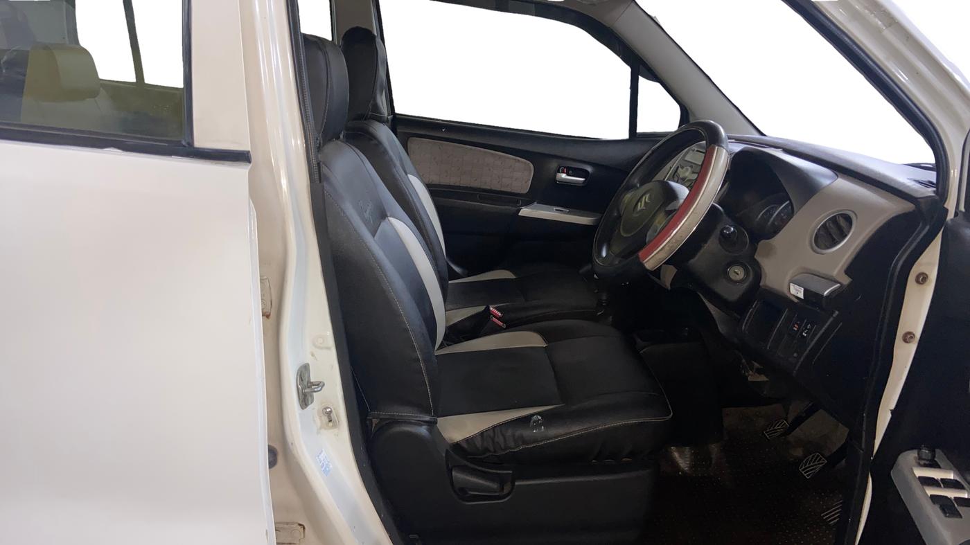 2013 Maruti Wagon R 1.0 VXI, Petrol, Manual, 34,722 km, Right Side Front Door Cabin
