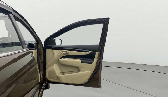 2016 Maruti Ciaz ZXI+, Petrol, Manual, 1,04,600 km, RHS Front Door