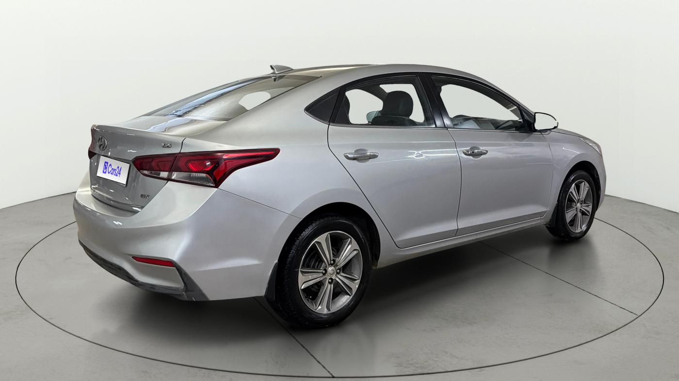 2018 Hyundai Verna 1.6 VTVT SX (O) AT, Petrol, Automatic, 48,092 km, Right Back Diagonal