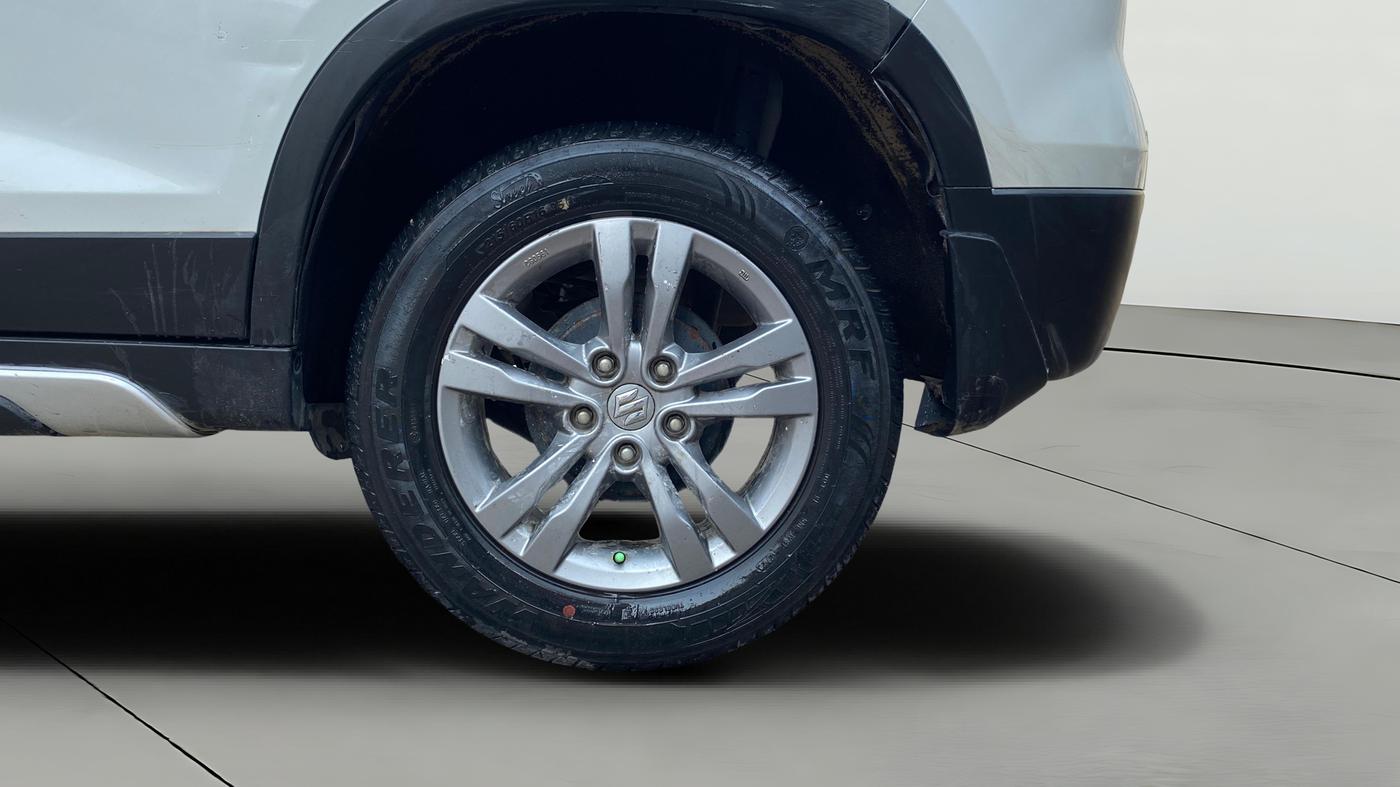 2016 Maruti Vitara Brezza VDI, Diesel, Manual, 65,000 km, Left Rear Wheel