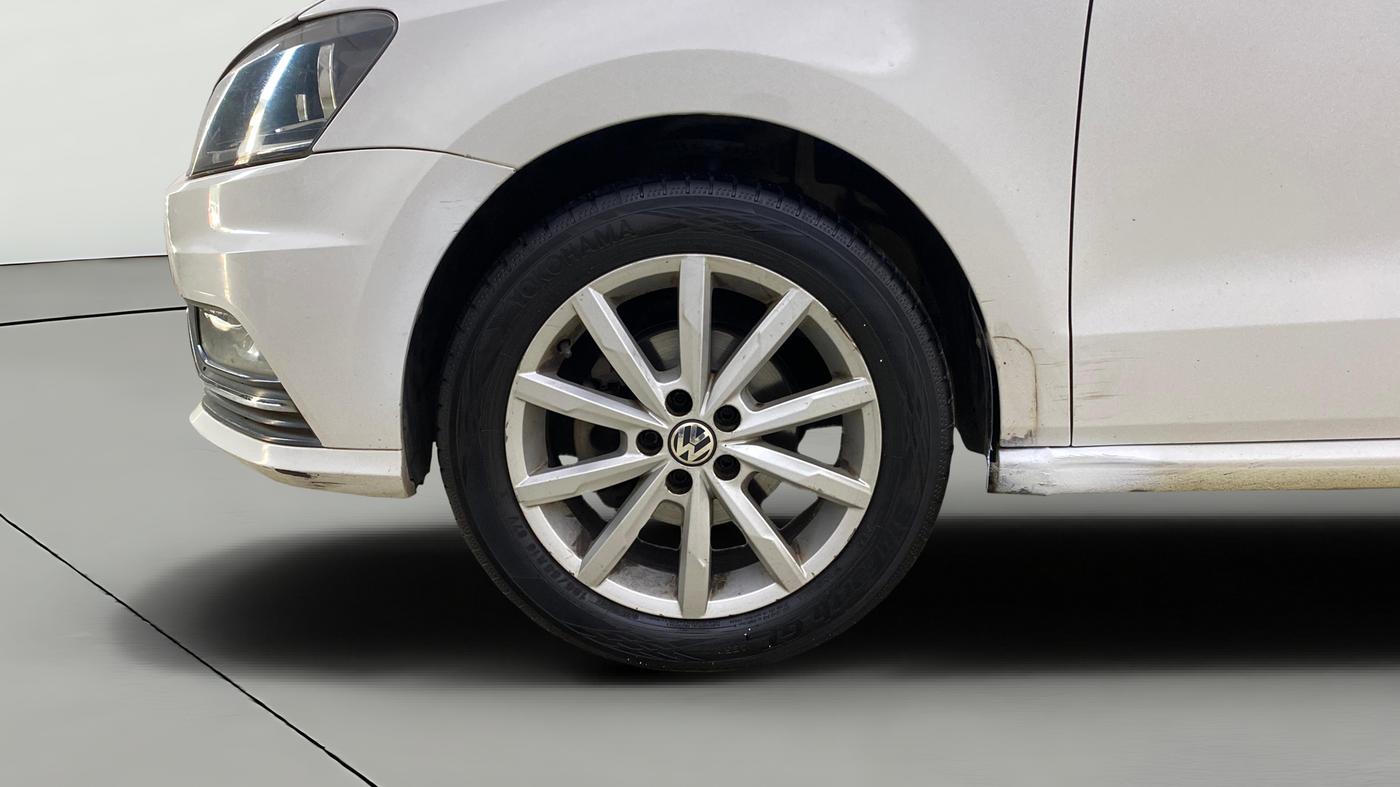 2017 Volkswagen Ameo HIGHLINE DSG 1.5 DIESEL , Diesel, Automatic, 1,47,402 km, Left Front Wheel