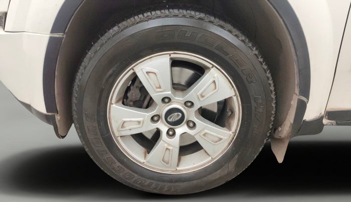 2015 Mahindra XUV500 W8, Diesel, Manual, 1,14,318 km, Left Front Wheel