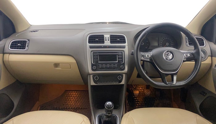2015 Volkswagen Vento HIGHLINE 1.6 MPI, Petrol, Manual, 86,785 km, Dashboard