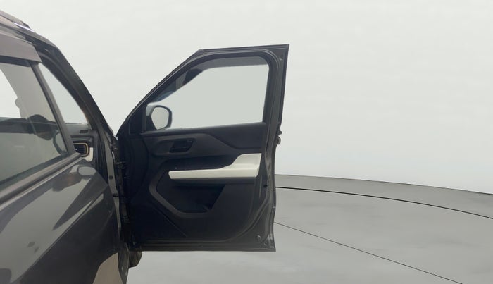 2024 Tata PUNCH ACCOMPLISHED SUNROOF MT, Petrol, Manual, 8,776 km, RHS Front Door