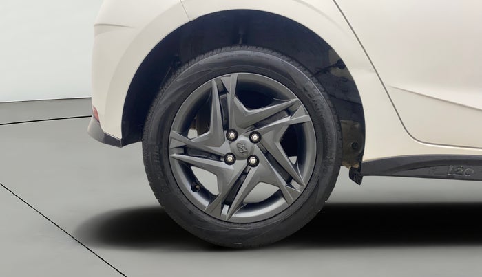 2023 Hyundai NEW I20 SPORTZ 1.2 IVT, Petrol, Automatic, 33,014 km, Right Rear Wheel