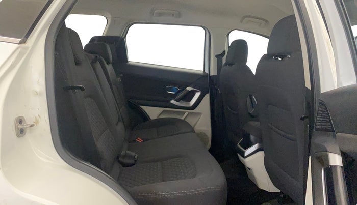 2022 Tata Safari XT, Diesel, Manual, 66,443 km, Right Side Rear Door Cabin