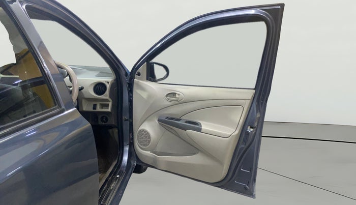 2015 Toyota Etios GD, Diesel, Manual, 1,09,045 km, RHS Front Door