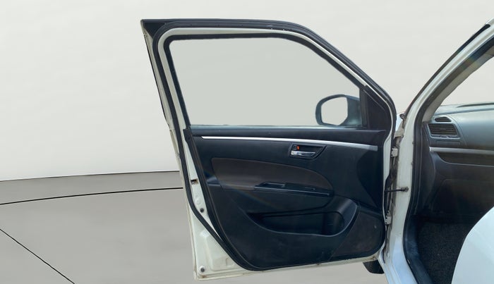 2014 Maruti Swift VXI, Petrol, Manual, 95,939 km, LHS Front Door