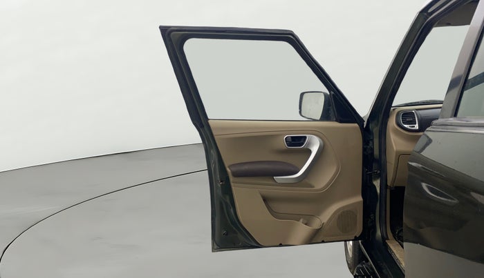 2017 Mahindra TUV300 T8, Diesel, Manual, 73,316 km, LHS Front Door