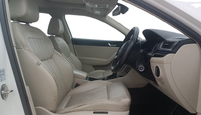 2017 Skoda Superb L&K 1.8 TSI AT, Petrol, Automatic, 80,121 km, Right Side Front Door Cabin