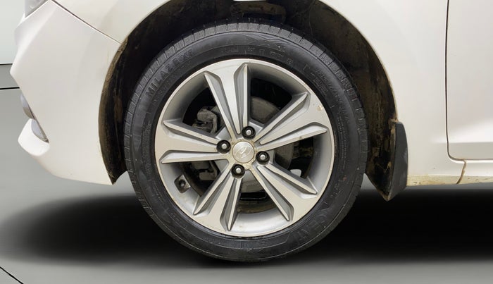 2018 Hyundai Verna 1.6 VTVT SX, Petrol, Manual, 92,675 km, Left Front Wheel