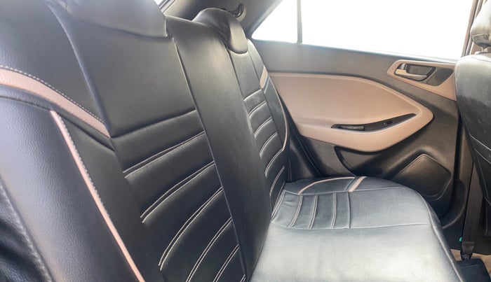 2017 Hyundai Elite i20 ASTA 1.2, Petrol, Manual, 61,636 km, Right Side Rear Door Cabin