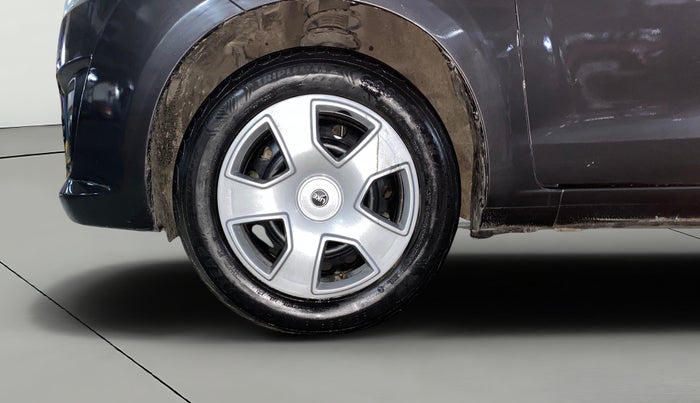 2014 Maruti Ertiga VXI, Petrol, Manual, 66,266 km, Left Front Wheel