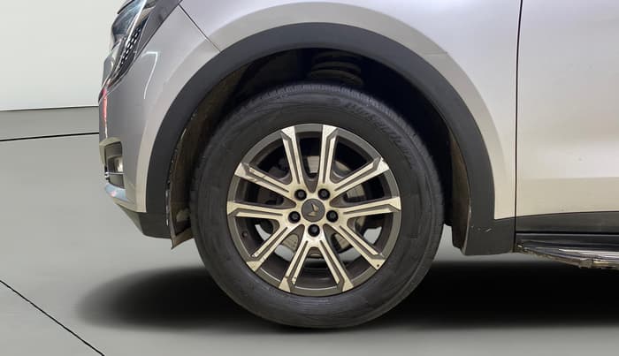 2021 Mahindra XUV700 AX 7 LUXURY P AT 7 STR, Petrol, Automatic, 47,374 km, Left Front Wheel