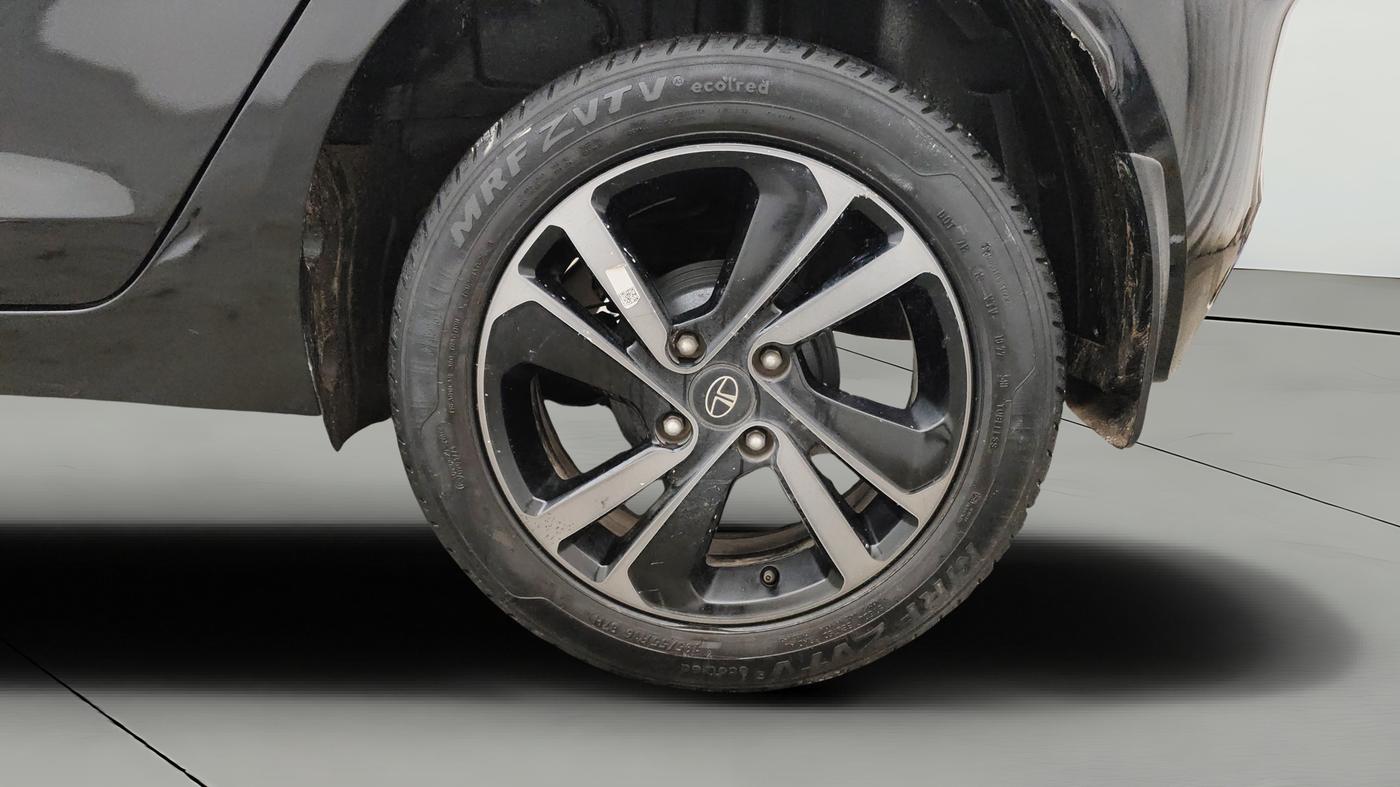 2022 Tata ALTROZ XZ PLUS PETROL DARK EDITION, Petrol, Manual, 43,220 km, Left Rear Wheel