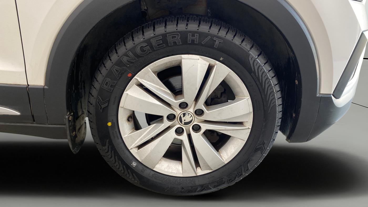 2022 Skoda KUSHAQ AMBITION 1.0L TSI MT, Petrol, Manual, 44,955 km, Right Front Wheel