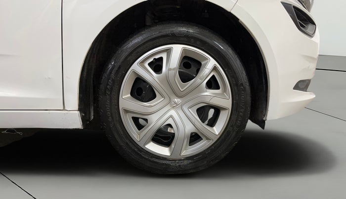 2022 Tata ALTROZ XM PLUS PETROL, Petrol, Manual, 32,439 km, Right Front Wheel
