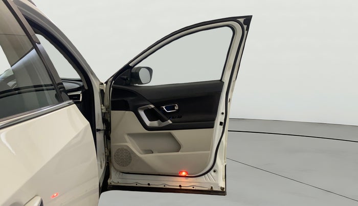 2022 Tata Safari XT, Diesel, Manual, 66,443 km, RHS Front Door