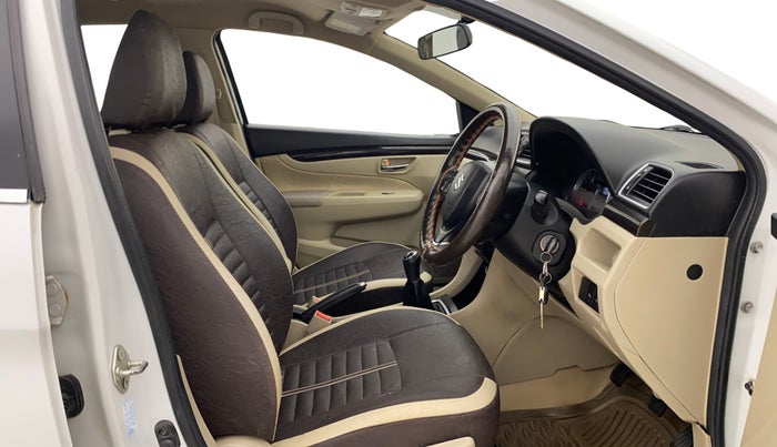 2017 Maruti Ciaz VXI+, Petrol, Manual, 1,09,244 km, Right Side Front Door Cabin